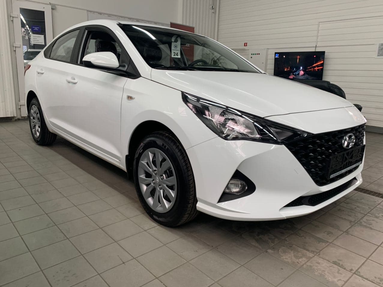 HYUNDAI Solaris миниатюра 2