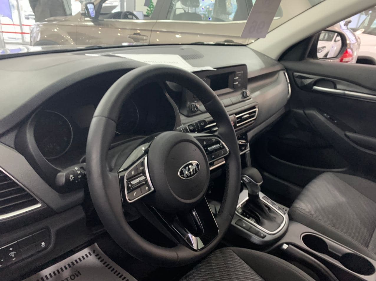 KIA Seltos миниатюра 4