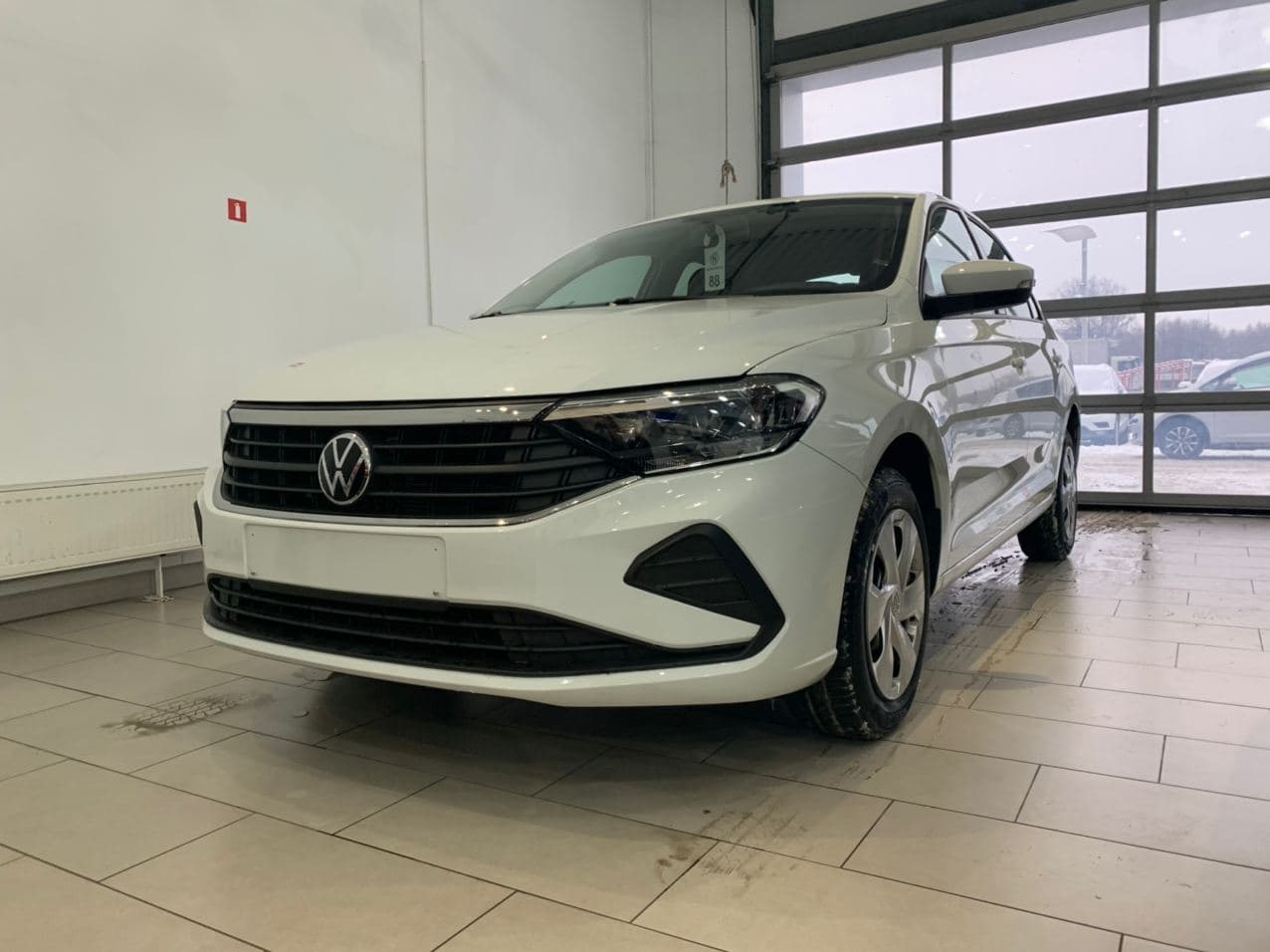 VOLKSWAGEN Polo миниатюра 1