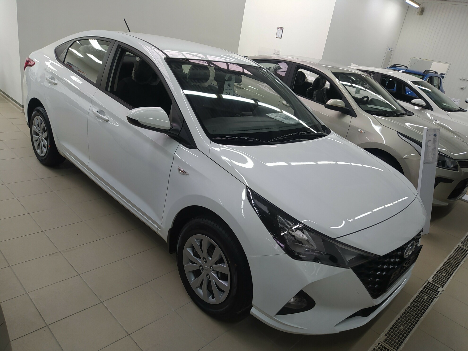 HYUNDAI Solaris миниатюра 2