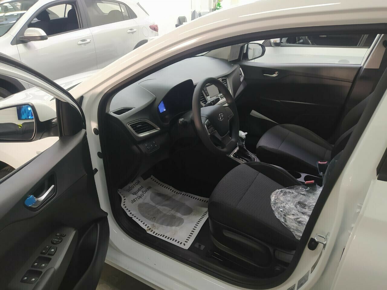 HYUNDAI Solaris миниатюра 5