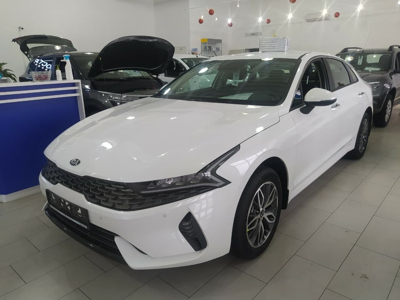 KIA K5 миниатюра 1