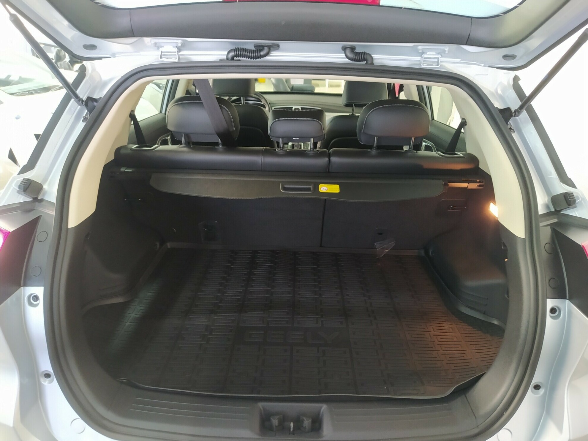 GEELY Atlas миниатюра 4