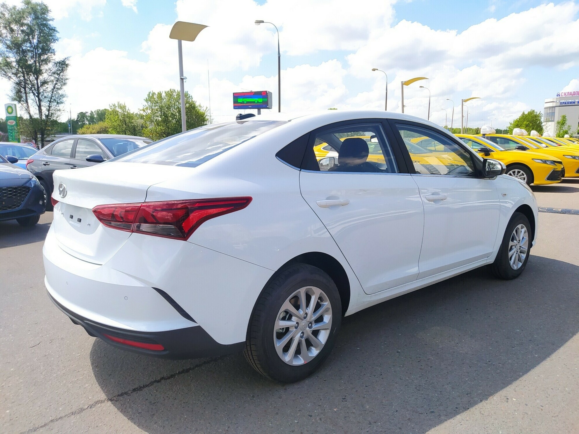 HYUNDAI Solaris миниатюра 3