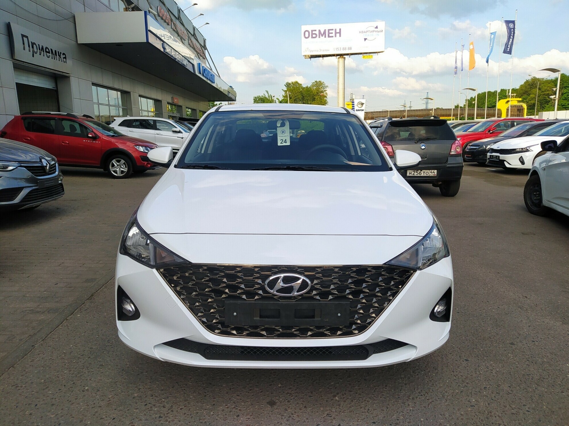 HYUNDAI Solaris миниатюра 2