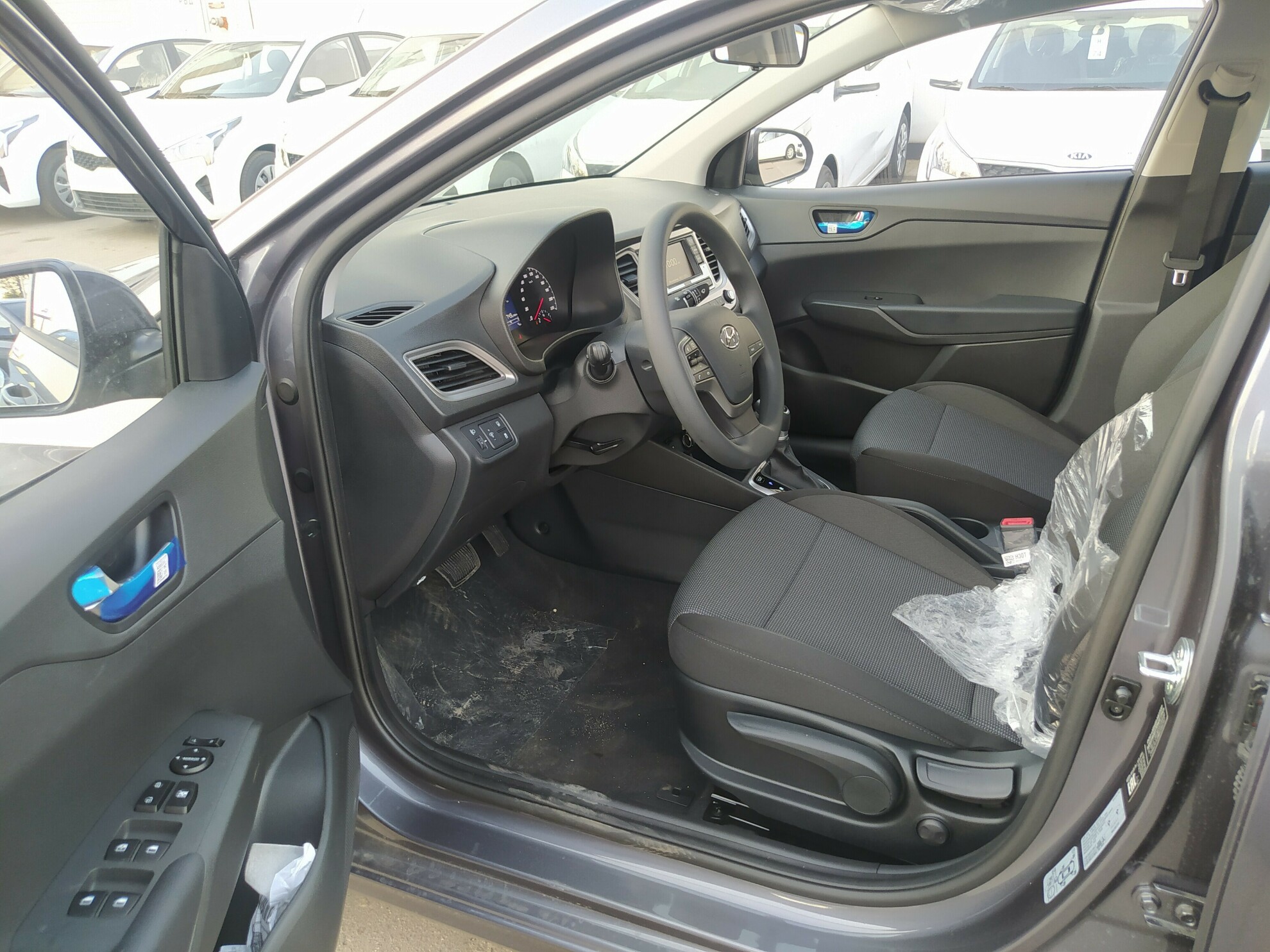 HYUNDAI Solaris миниатюра 5