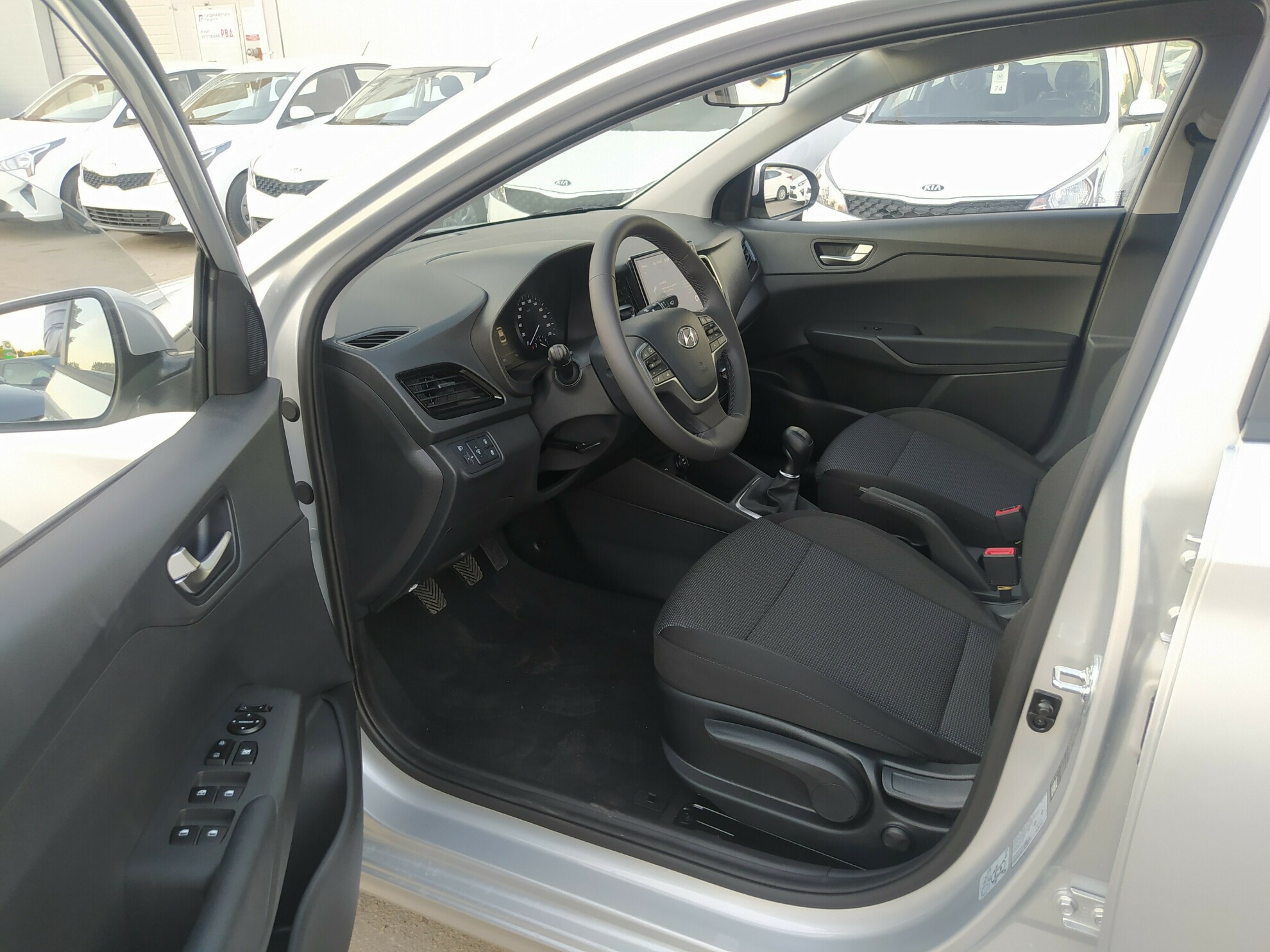 HYUNDAI Solaris миниатюра 5