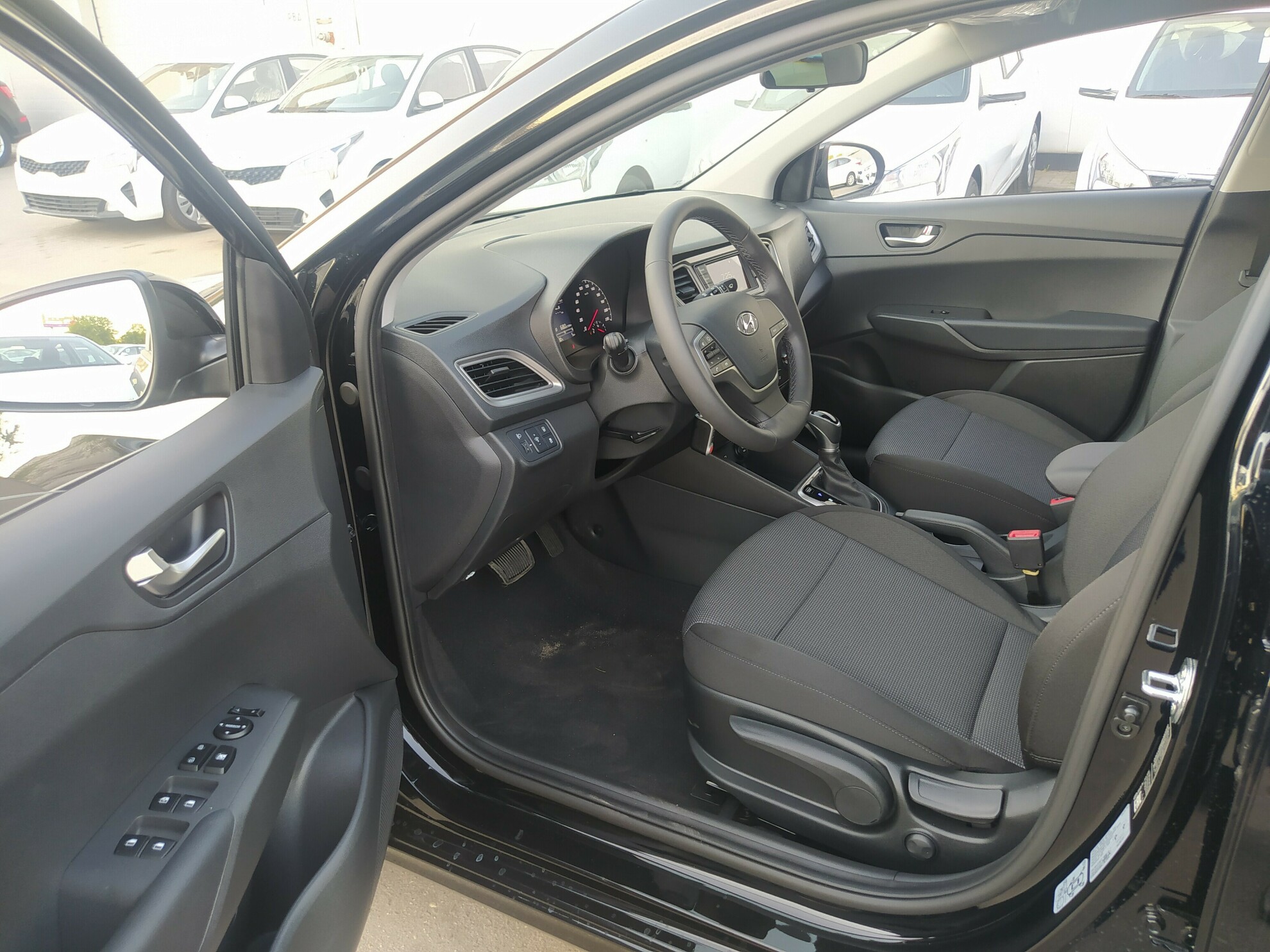 HYUNDAI Solaris миниатюра 5