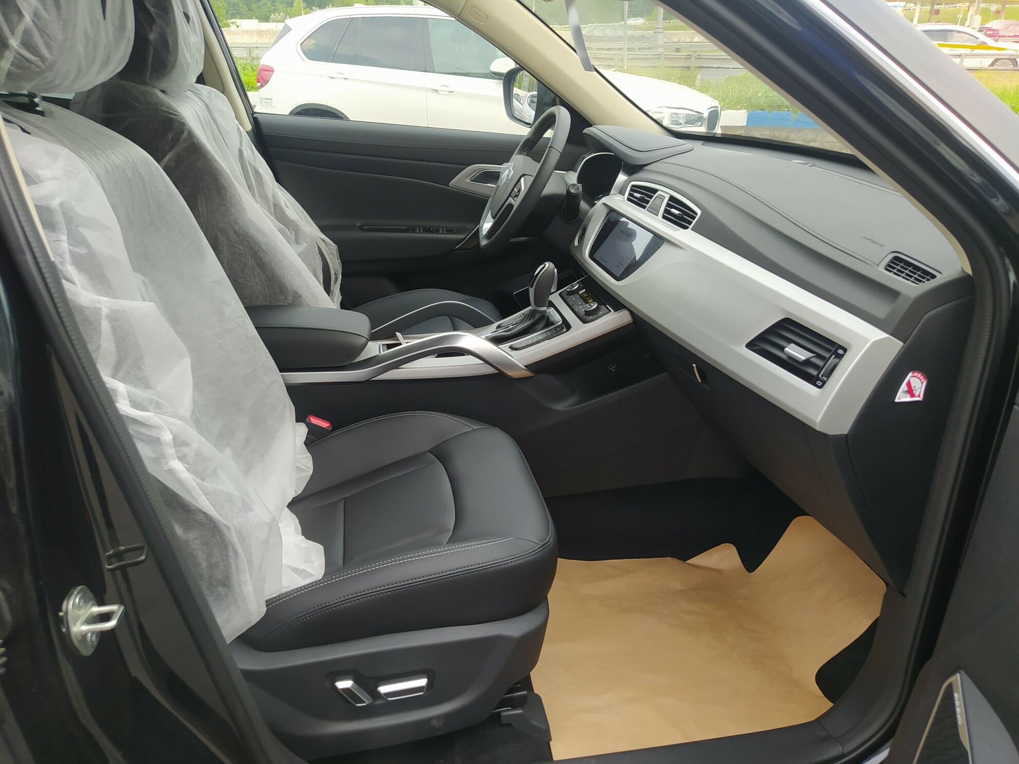 GEELY Atlas миниатюра 4