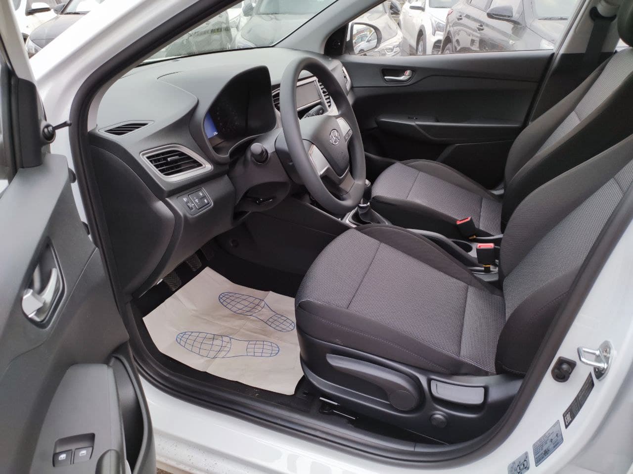 HYUNDAI Solaris миниатюра 5