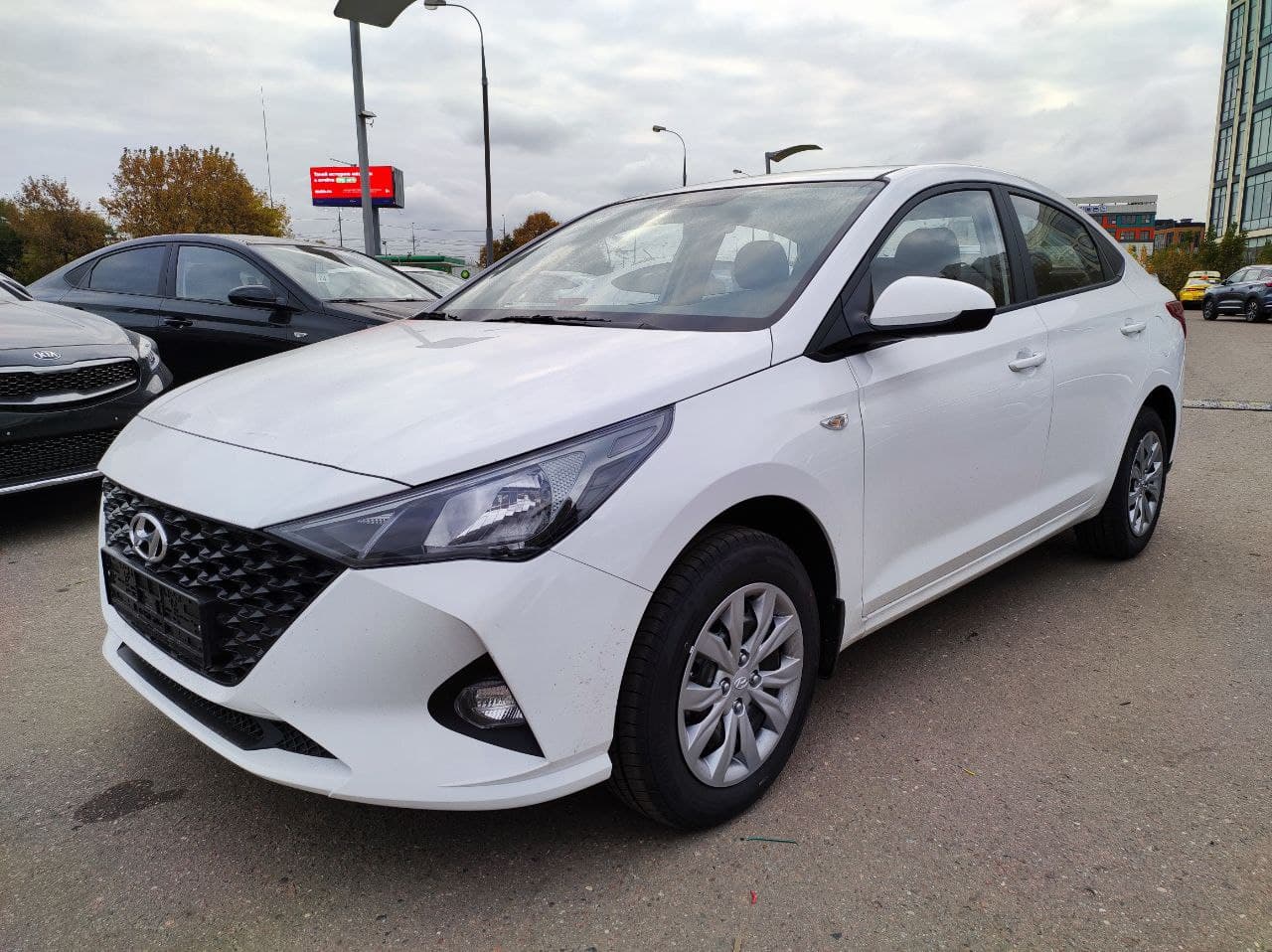 HYUNDAI Solaris миниатюра 1