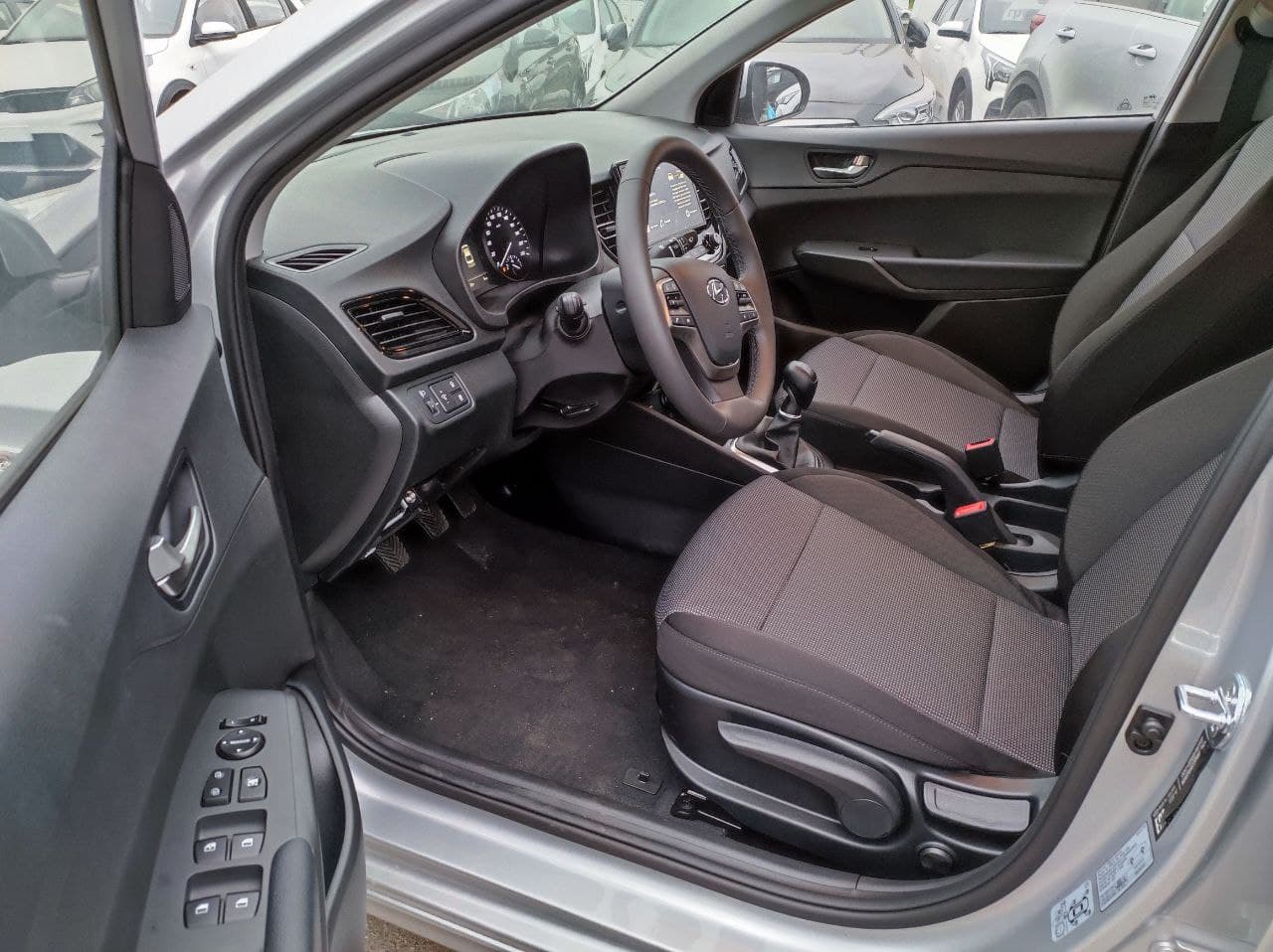 HYUNDAI Solaris миниатюра 5