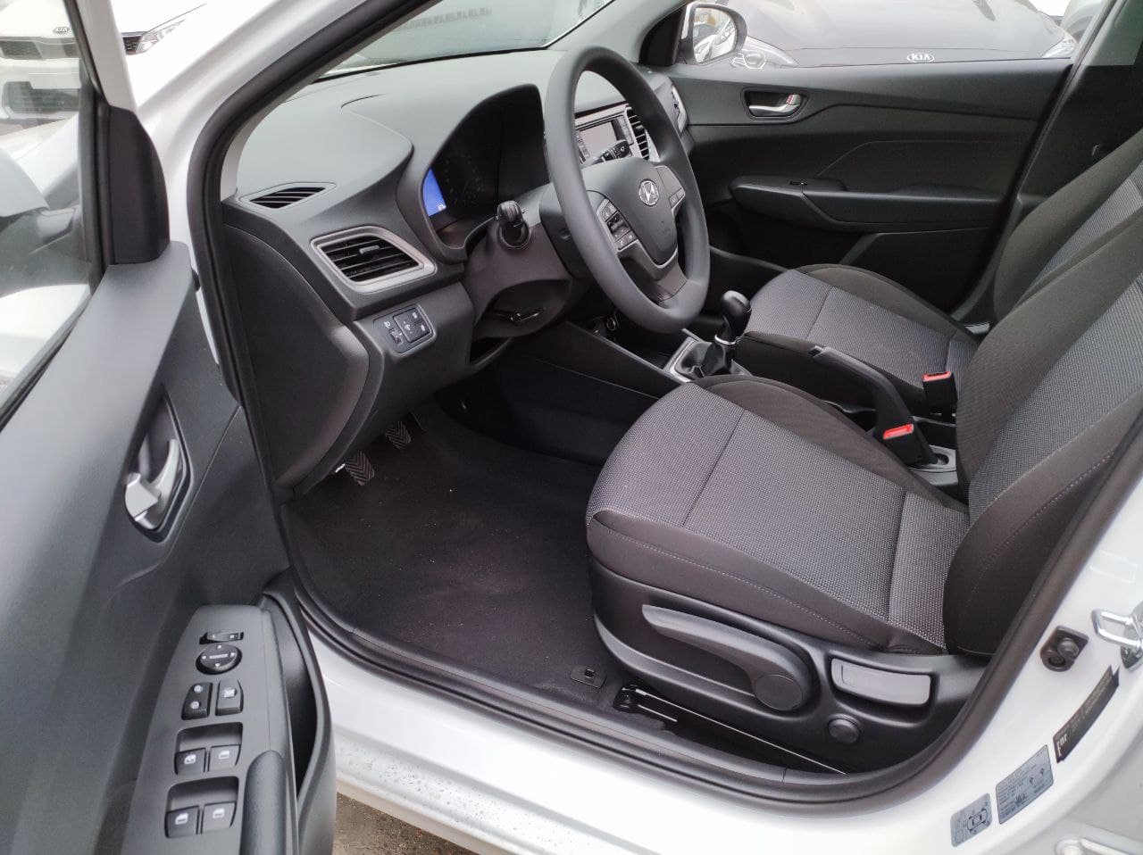 HYUNDAI Solaris миниатюра 5