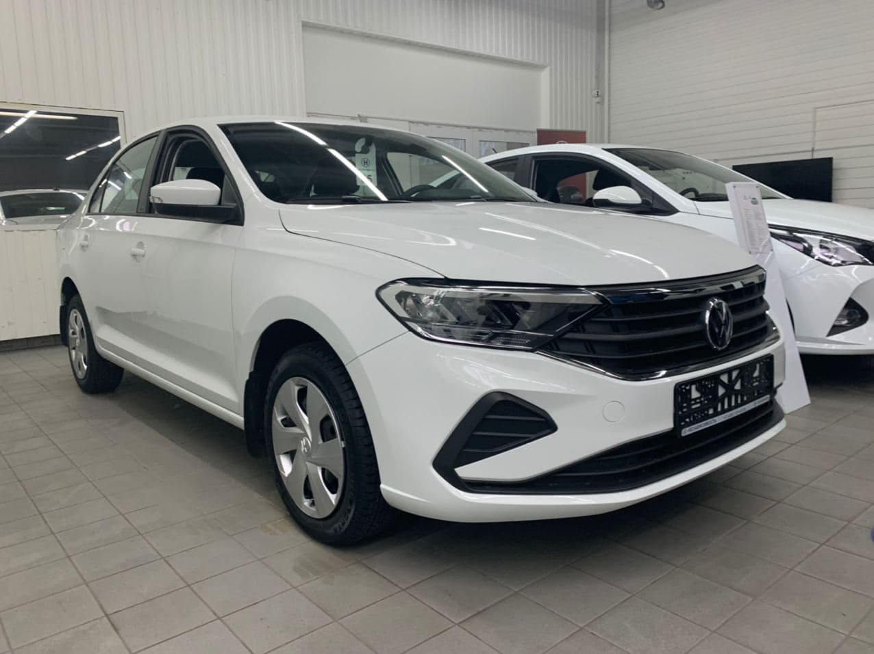 VOLKSWAGEN Polo миниатюра 2